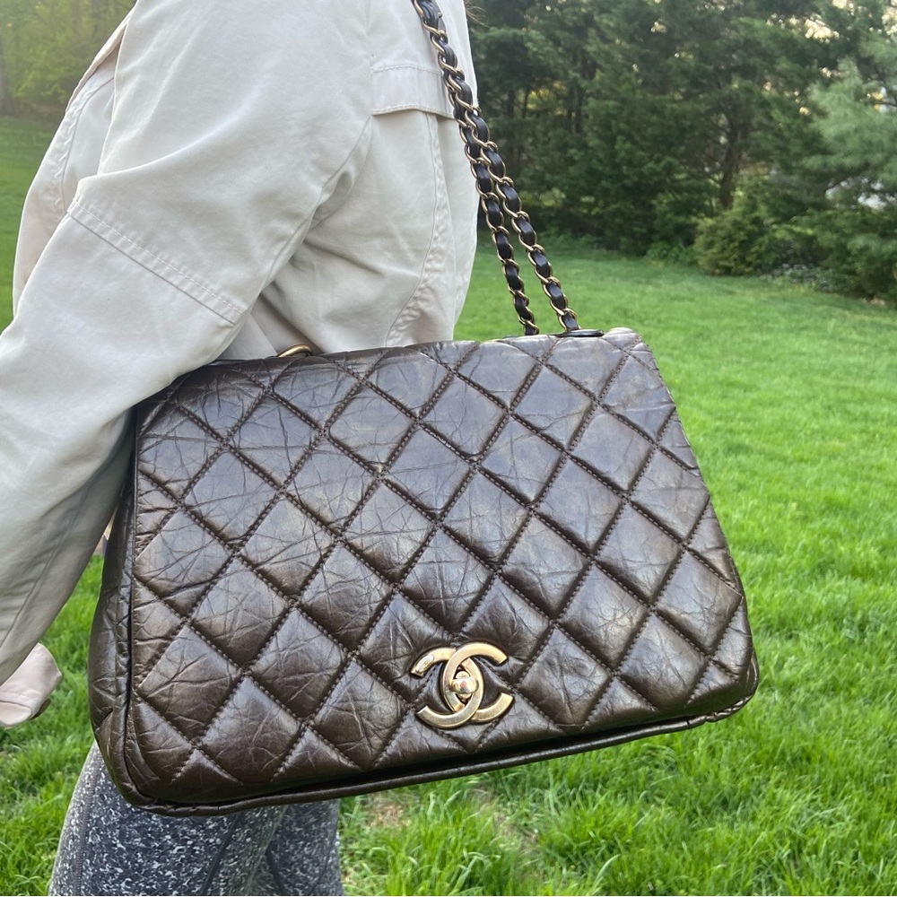 CHANEL Quilted Shoulder Bag in Dark Brown with Gold Hardware - Picture 13 of 16